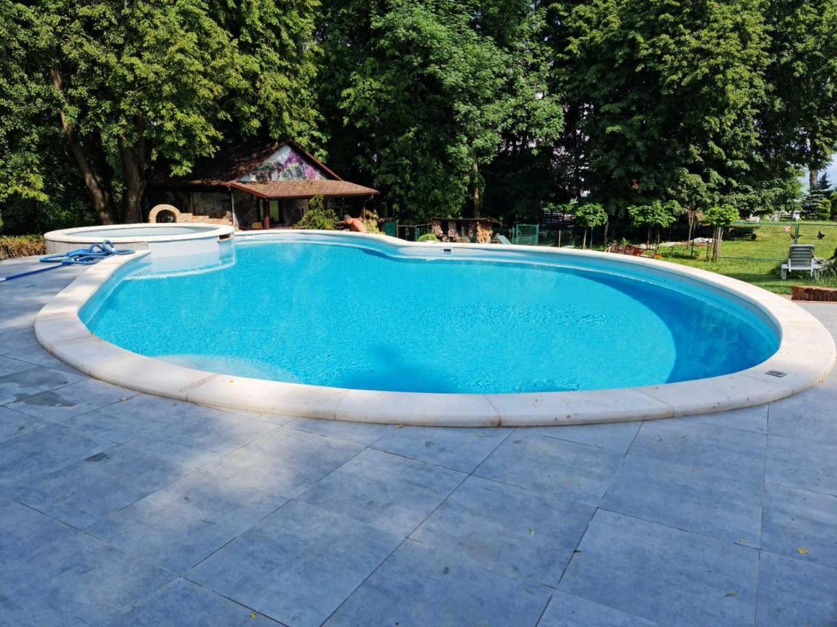 Panorama Hotel & Spa Csernyivci Kültér fotó